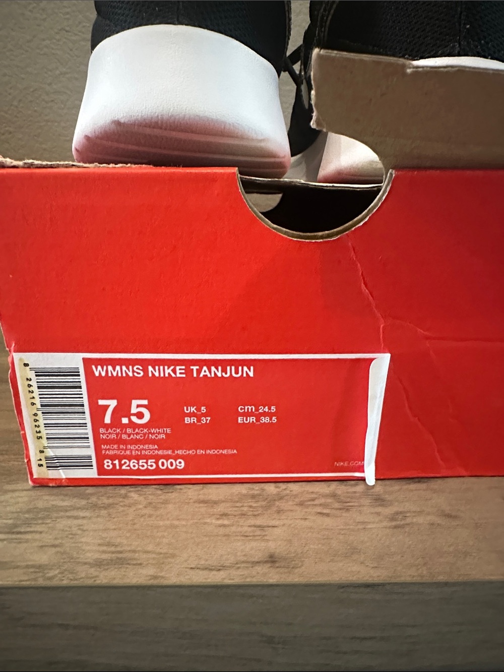 Women Nike Tanjun Shoes - Picture 7 of 8